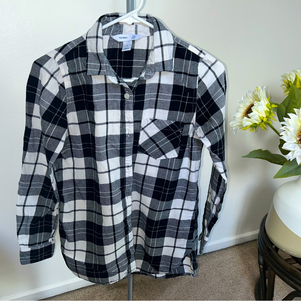 Black and White flannel from Old Navy with a pocket